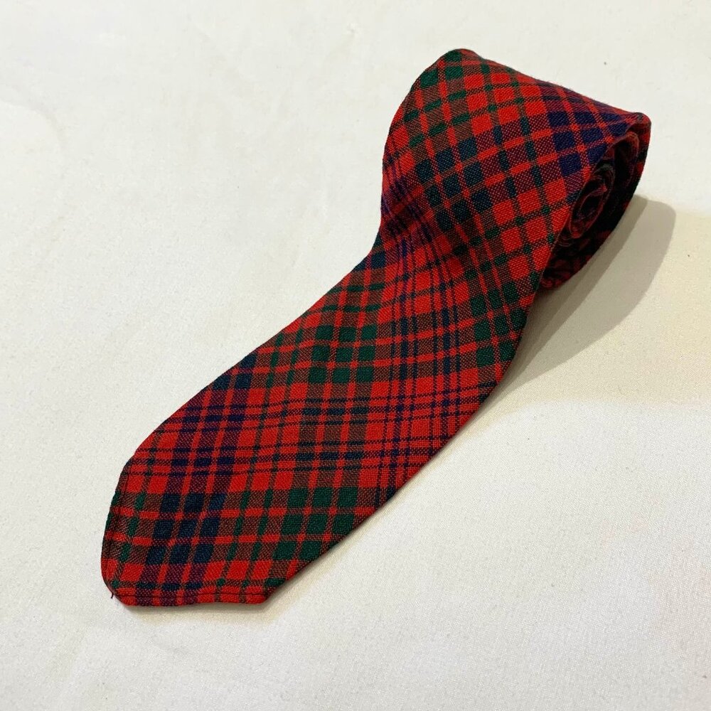 Lochcarron of Scotland Ross Plaid Tartan Pattern Tie Red Green 100% Wool